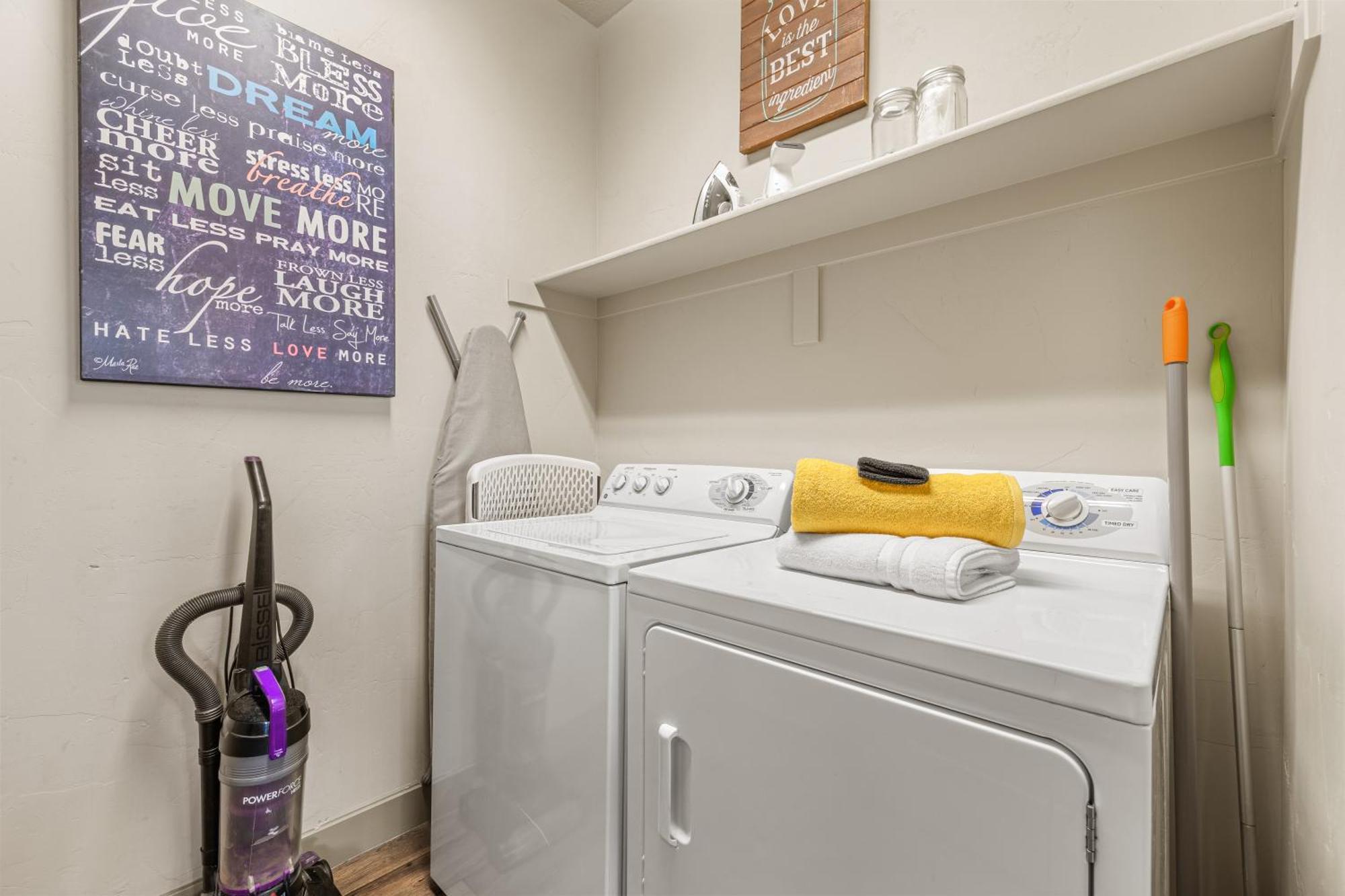 Butterfly Themed Kings Apartment With Private Garage & Access To Lux Hot Tub, Bbq & Gym South Jordan Exterior photo
