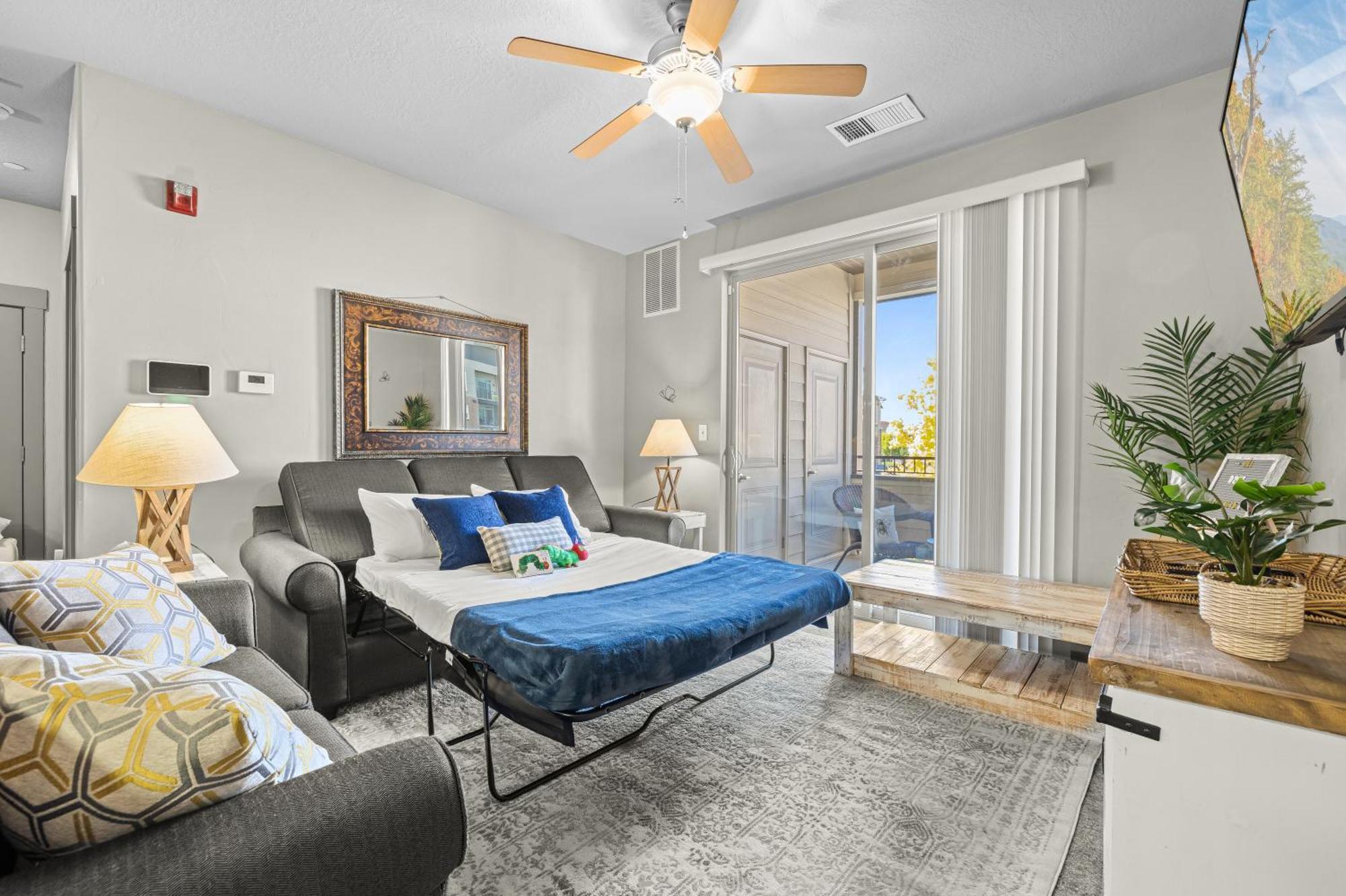 Butterfly Themed Kings Apartment With Private Garage & Access To Lux Hot Tub, Bbq & Gym South Jordan Exterior photo